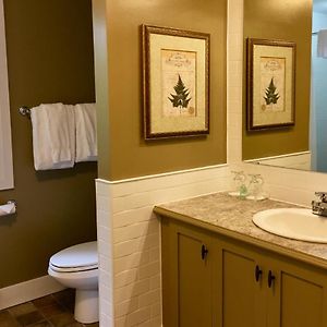 Premium King Room Cedarwood